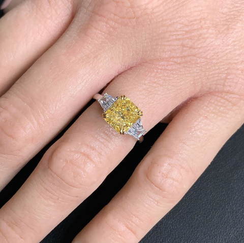 LETO | 3ct Yellow Radiant Cut Ring